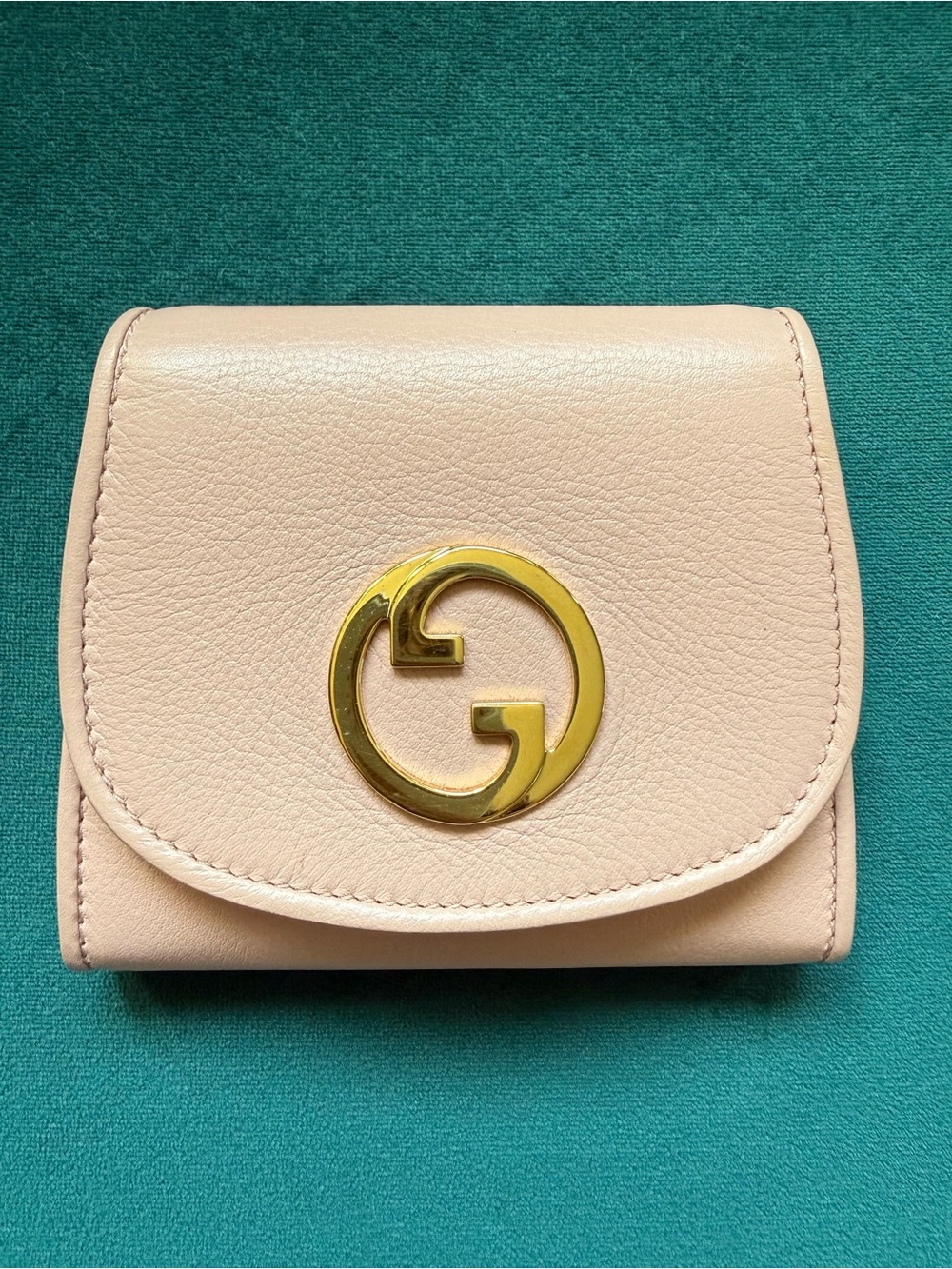 Gucci Blondie Medium Chain Wallet - Picture 15 of 16